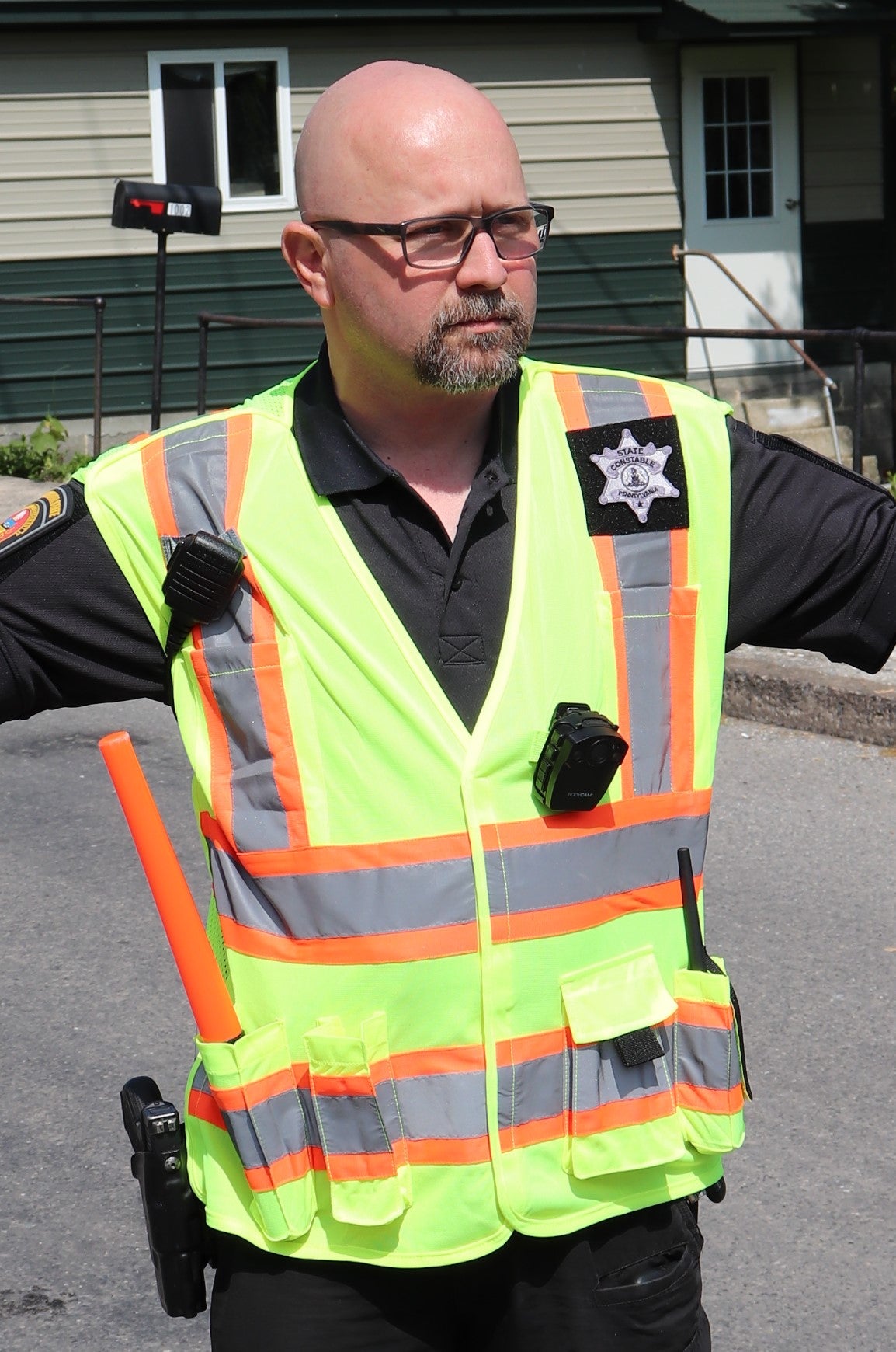 Radio Pocket Mesh Safety Vest – The Vest Guy